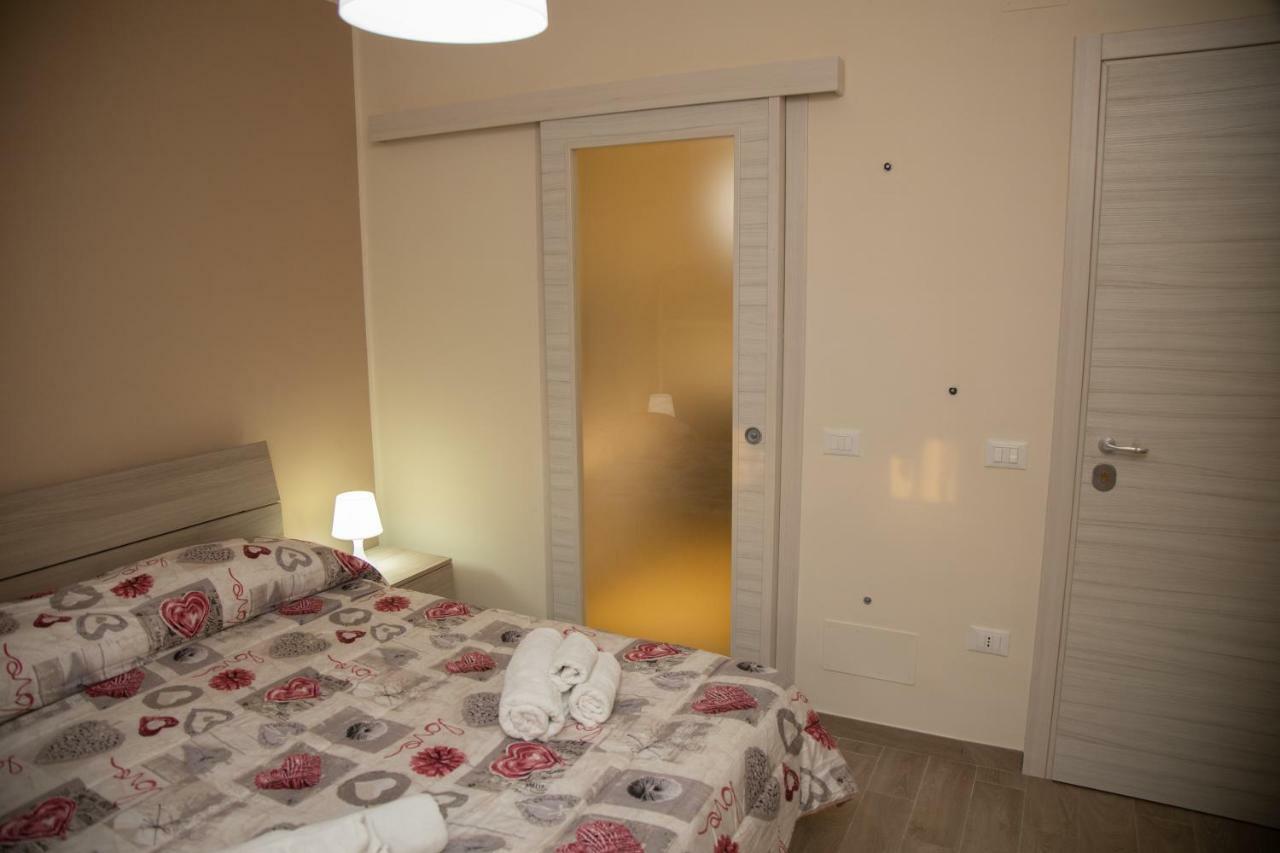 B&B Miramare Suite 塔兰托 外观 照片
